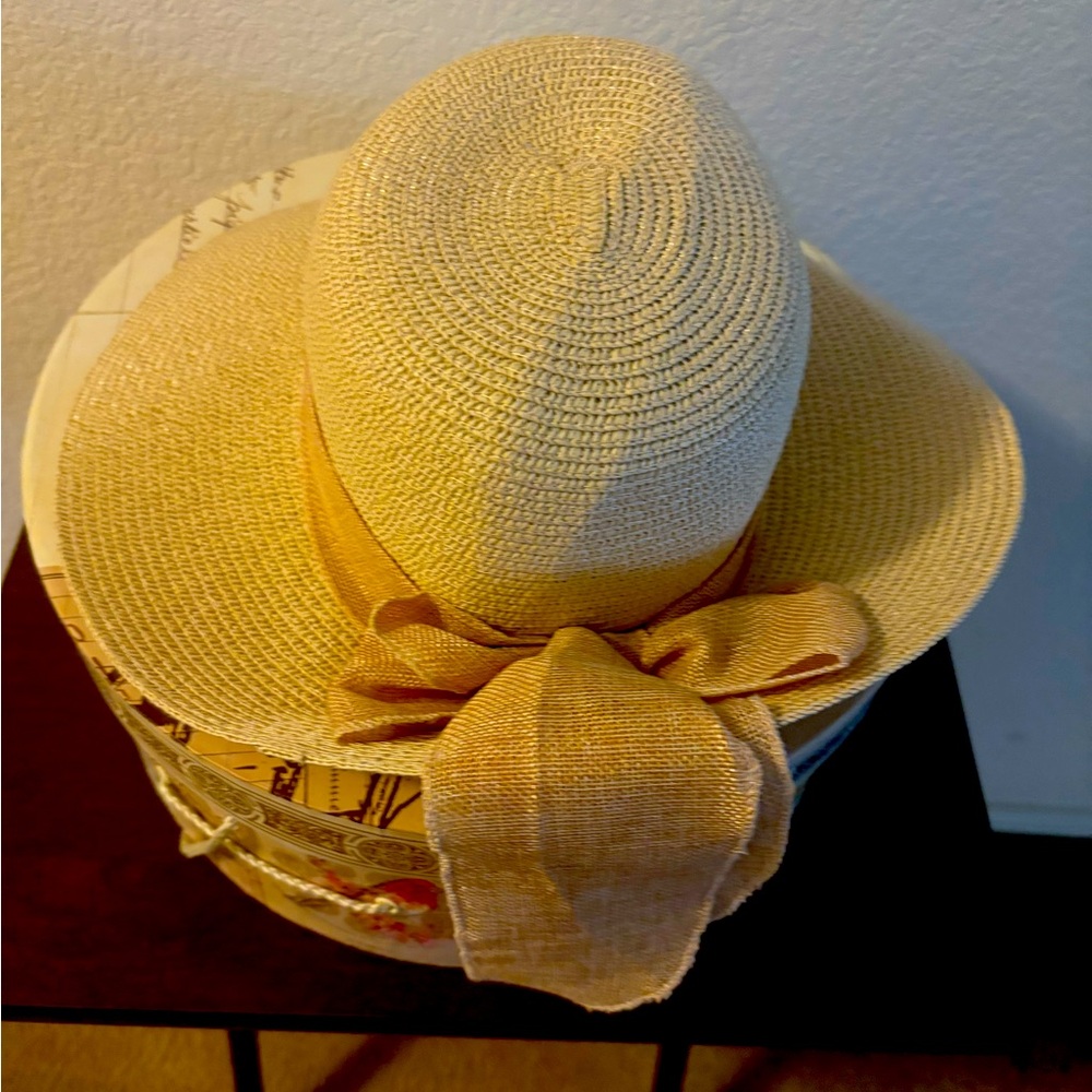 Lady’s casual hat